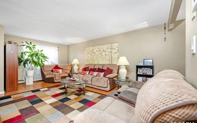 Building Photo - 69-7 66th Rd