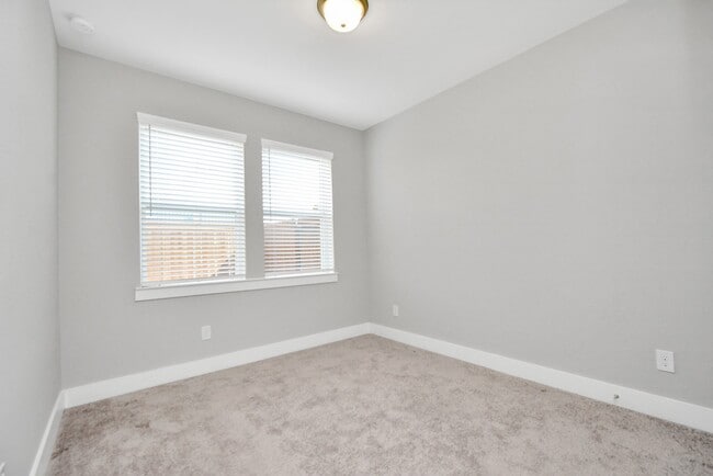 Photo - 713 Strawberry Pines Ct