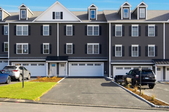 Building Photo - 7 Elise Ave