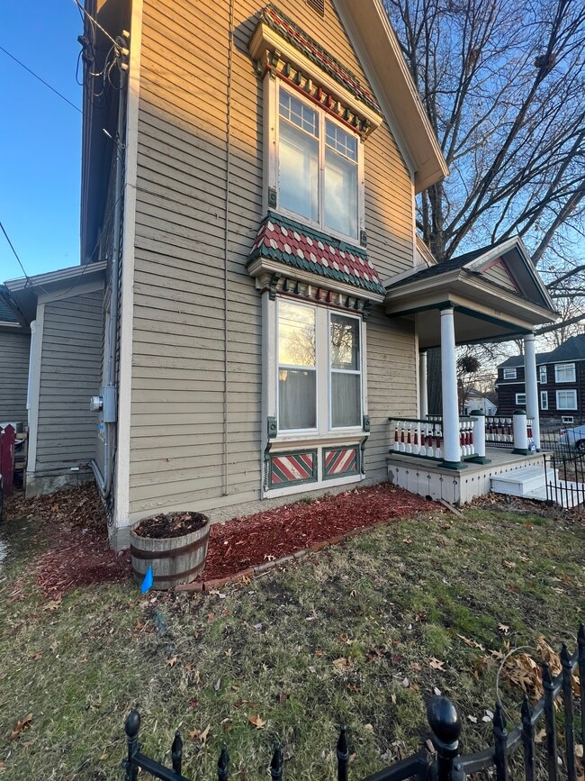 533 Cherry St Apartments For Rent in Lansing, MI