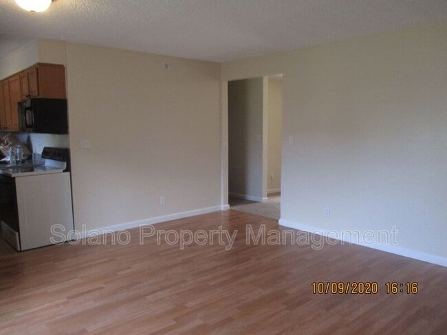 Photo - 232 Elwood St