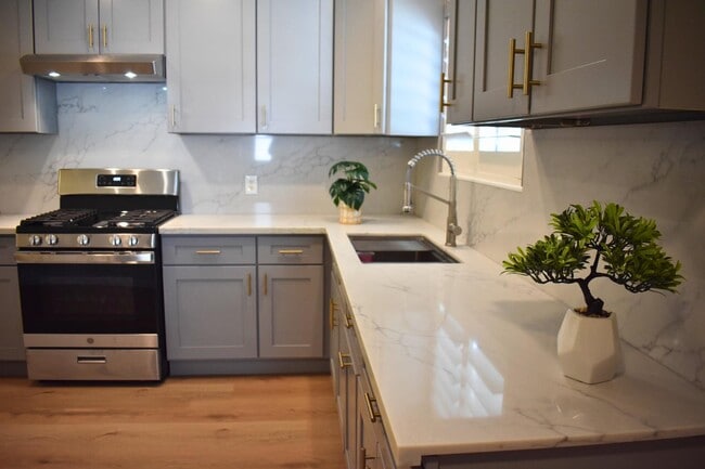 Photo - 9741 Homestead St