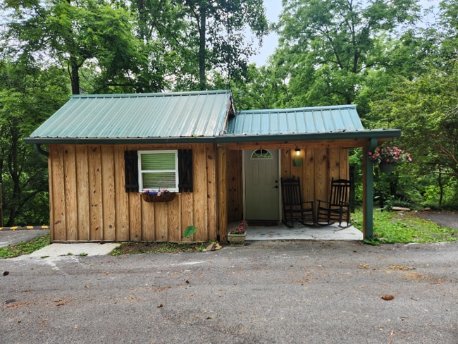 Building Photo - 9112 US-41