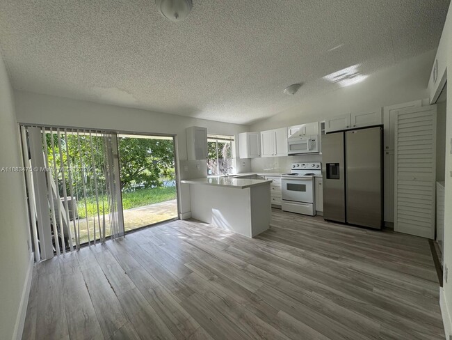 Photo - 20424 NW 15th Ave Unit 5-6