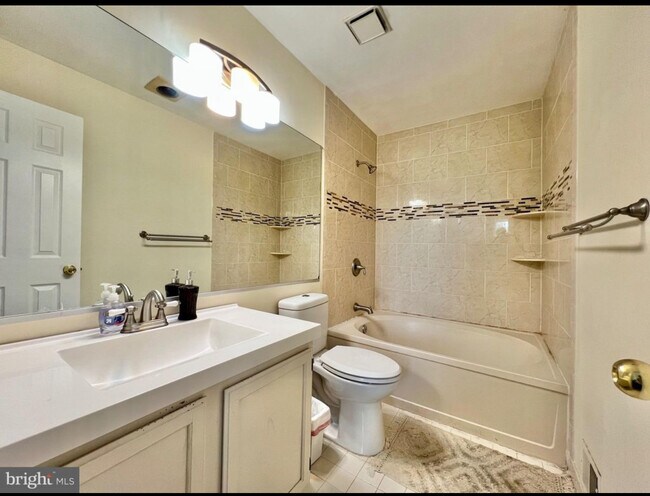 Photo - 9632 Hadleigh Ct