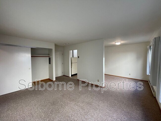 Photo - 443 Lee St