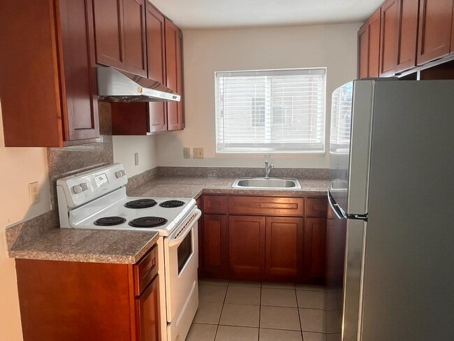Photo - 1564 Quebec Ct