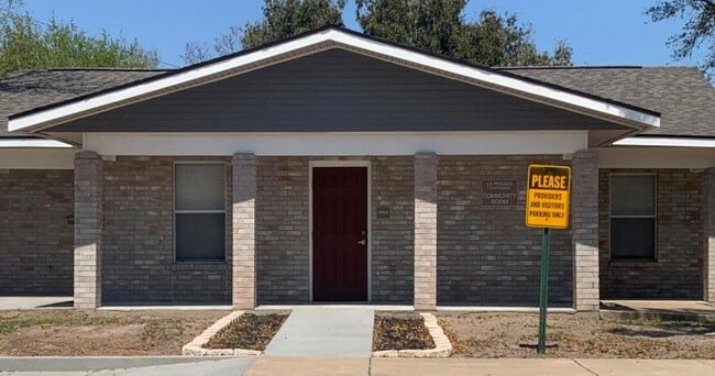 Photo - 901 Lamar St