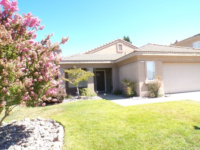 Building Photo - Beautiful East Modesto Home located in Sylvan School District