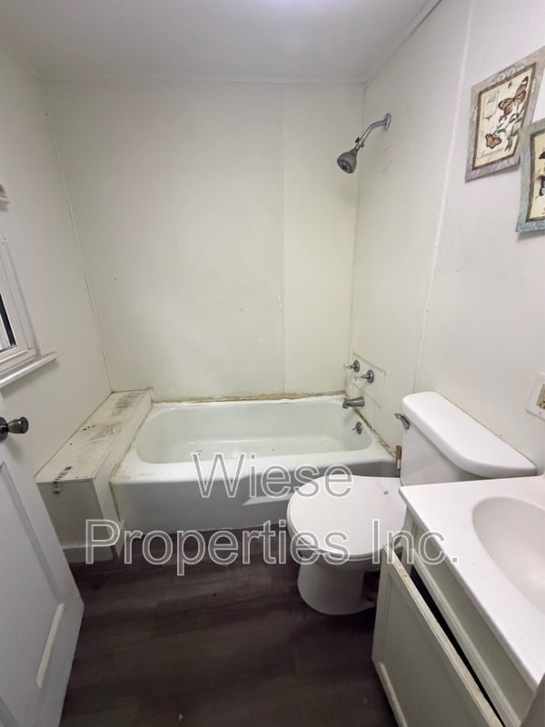 Photo - 1720 Clay St