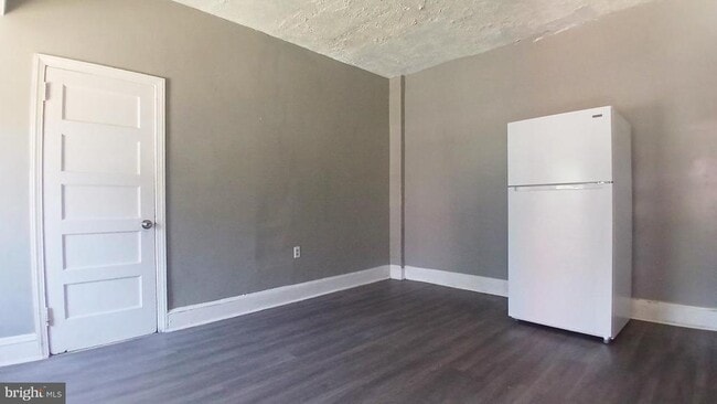 Building Photo - 4637 Leiper St Unit 7