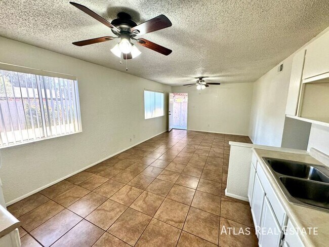 Photo - 1861 E University Dr