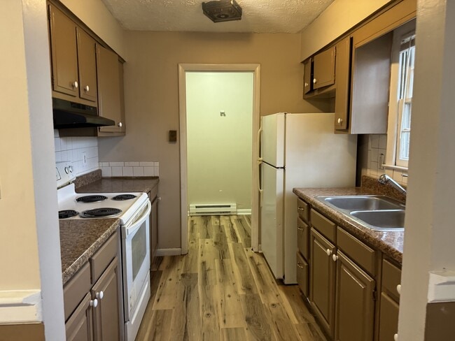 Photo - 179 Hedgewood Ct