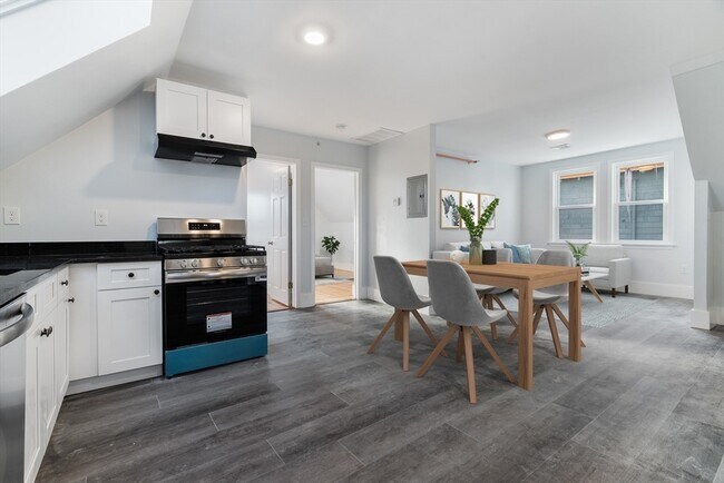 Building Photo - 108 Paul Gore St Unit 1