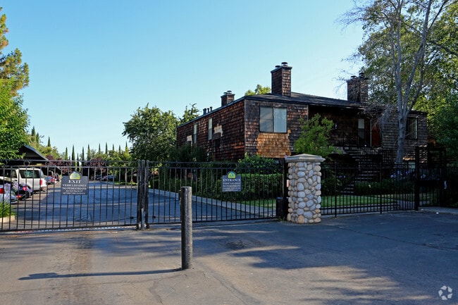 Gate