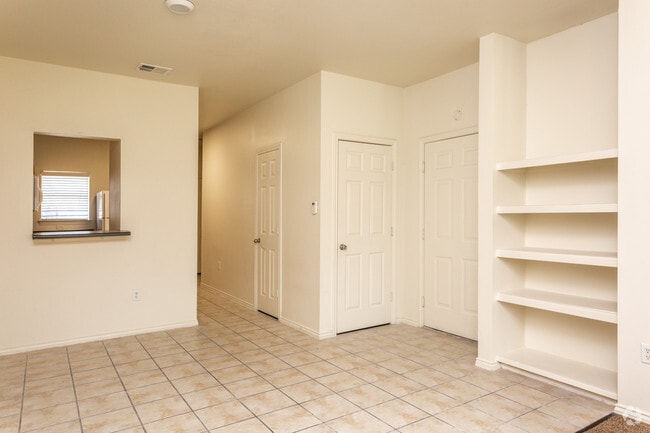 4BR, 2BA - 1442SF Dining Area - Hunters Glen Townhomes