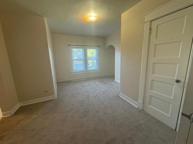 Photo - 420 S Fess Ave