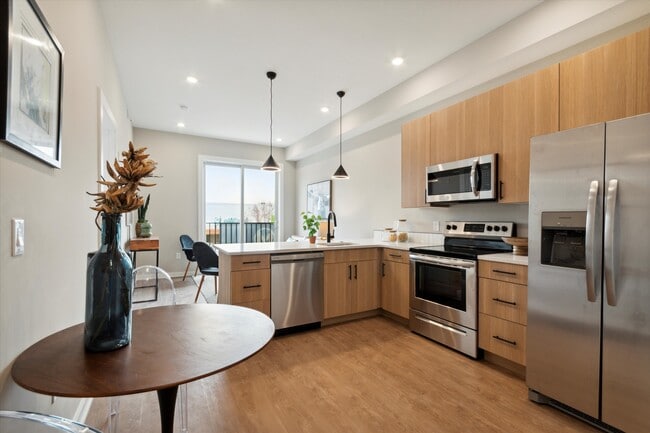 Photo - Station Square