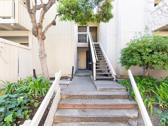 Building Photo - Santa Clara 2 Bedroom, 1 Bathroom Condo in... Unit I