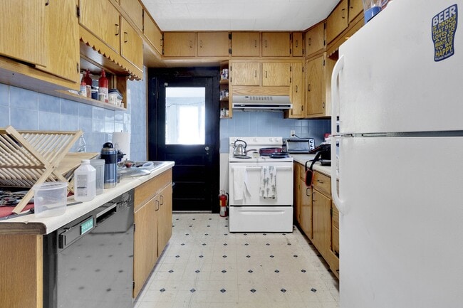 Photo - 344 Stewart St