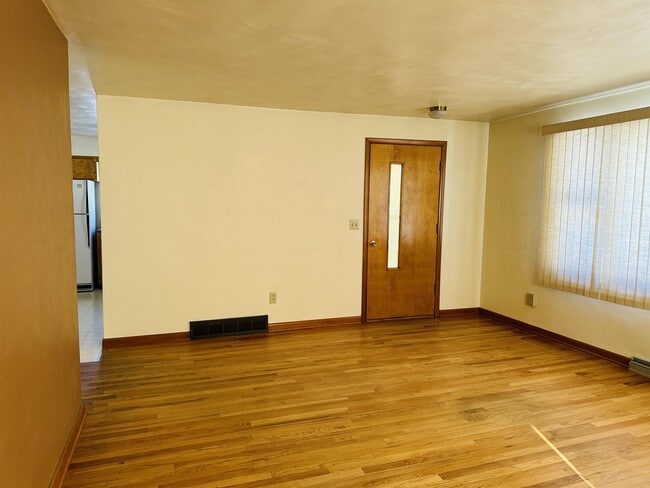 Building Photo - 112 N Stanton St