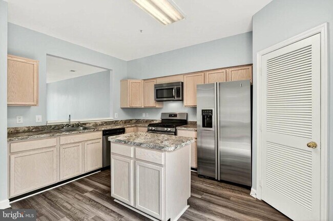 Photo - 8605 Willow Leaf Ln