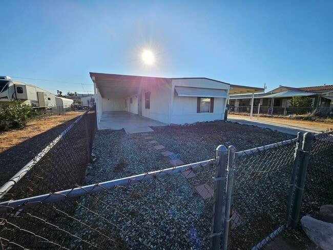 Building Photo - Newly Renovated 2 Bedroom Mobile in Bullhead City