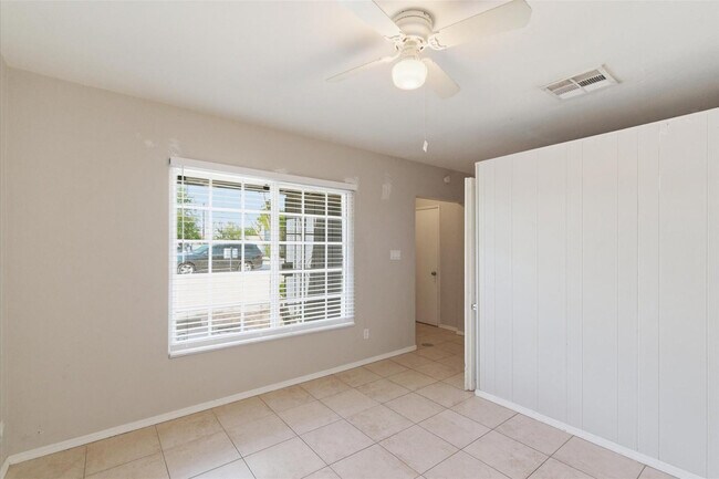 Photo - 2609 W Morten Ave Unit 1