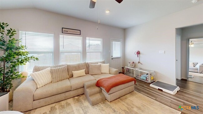 Photo - 10016 Avendesora Rd