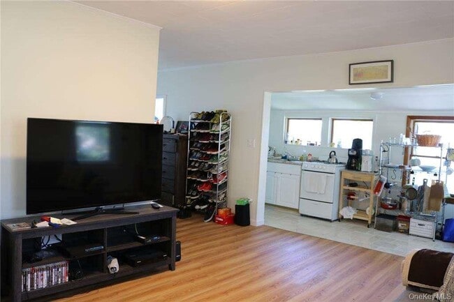 Photo - 875 Fleetwood Rd