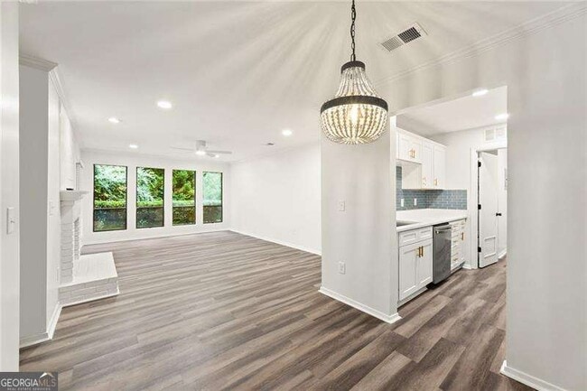 Photo - 521 Warm Springs Cir