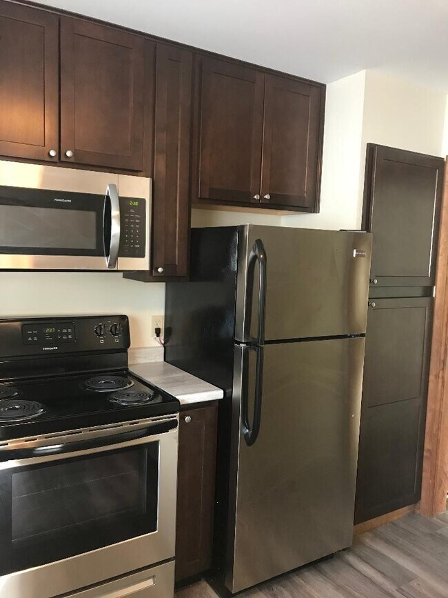 Photo - Lynn Apartments