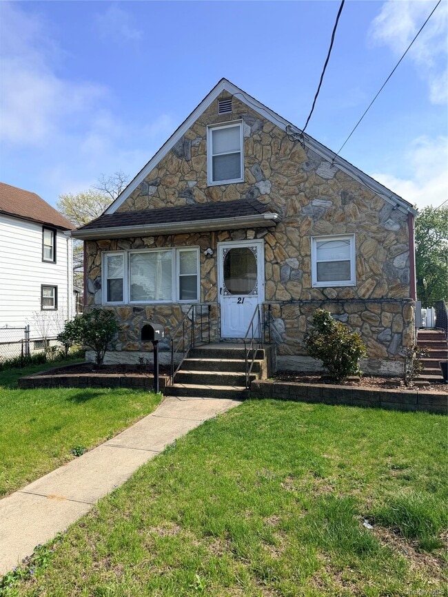 21 W Centennial Ave