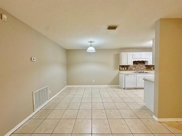 Photo - 29 E Ln Dr