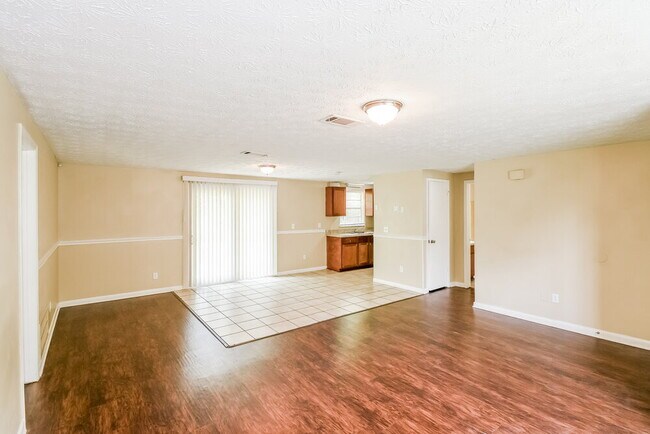 Photo - 770 Trambley Dr E