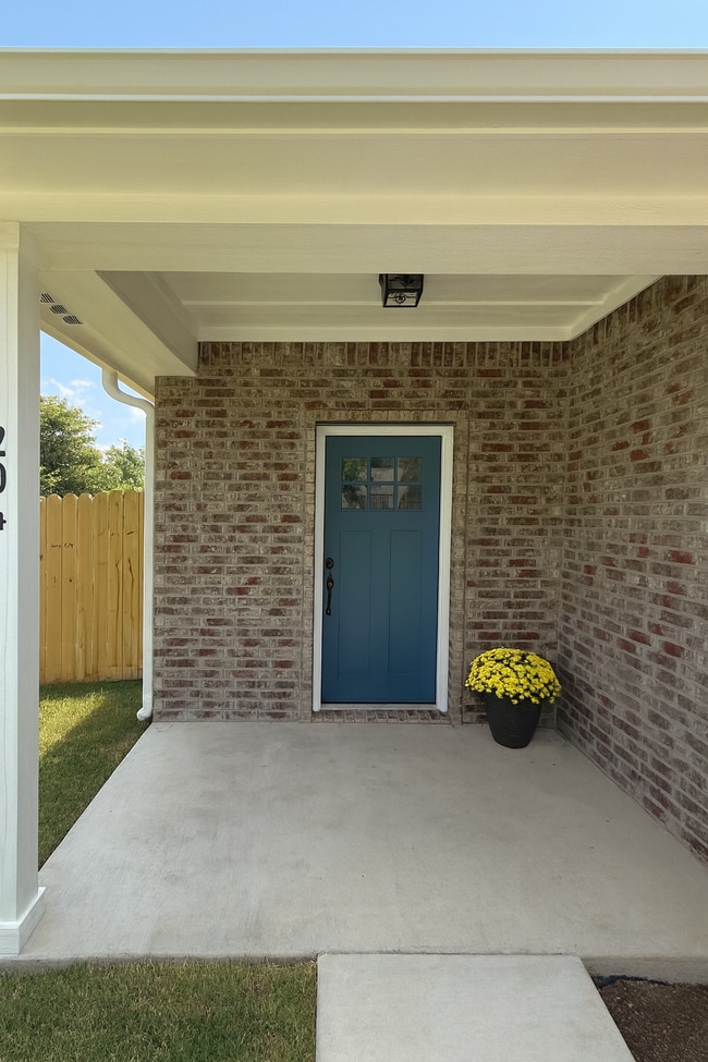 Photo - 204 Alma St