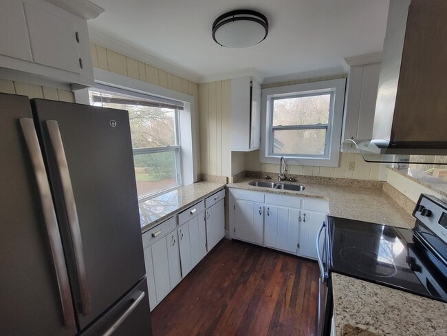 Photo - 409 Scott Ave Unit B