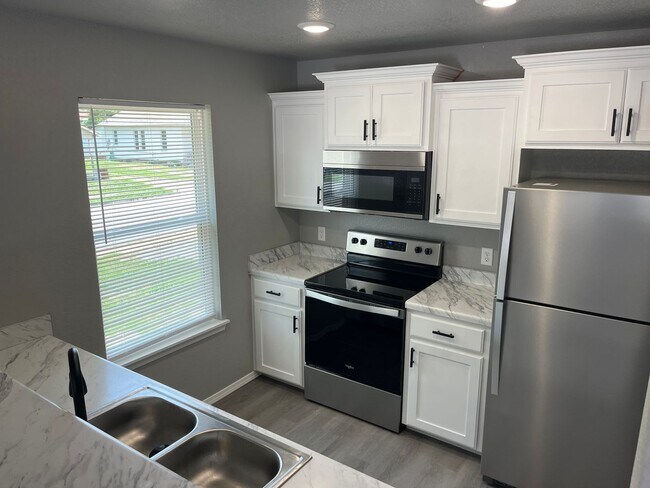 Photo - 1611 Poplar St