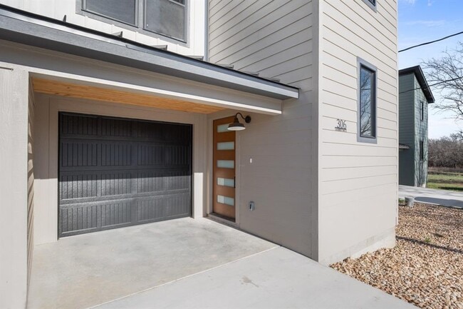 Photo - 306 Ave P Unit B