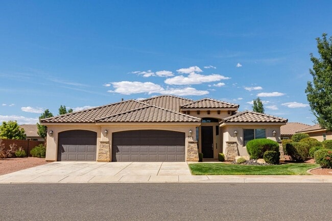 Building Photo - Beautiful 4 Bedroom Home with RV parking!