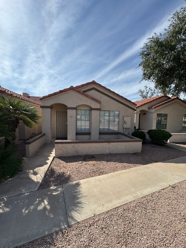 Building Photo - Beautiful 2 Bedroom 2 bath single level fo... Unit 93