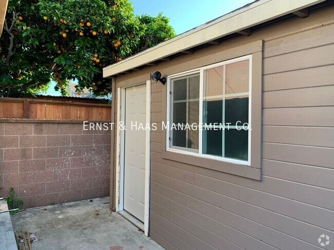 Building Photo - 2360 Golden Ave Unit A Rental