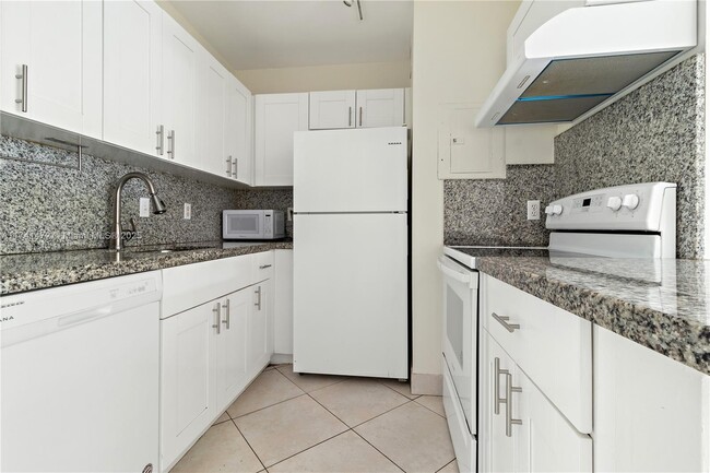 Photo - 13712 SW 90th Ave Unidad 6 Rental