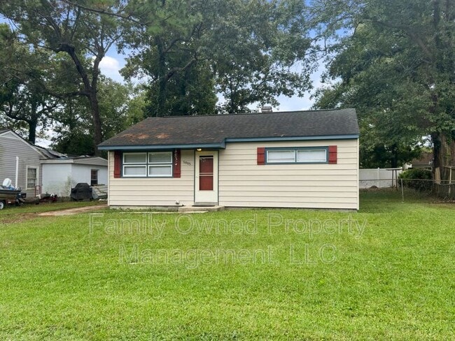 Photo - 5805 Chaucer Dr