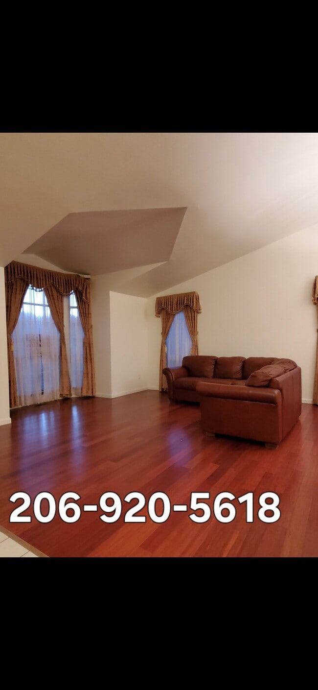 32912 16th Pl SW
