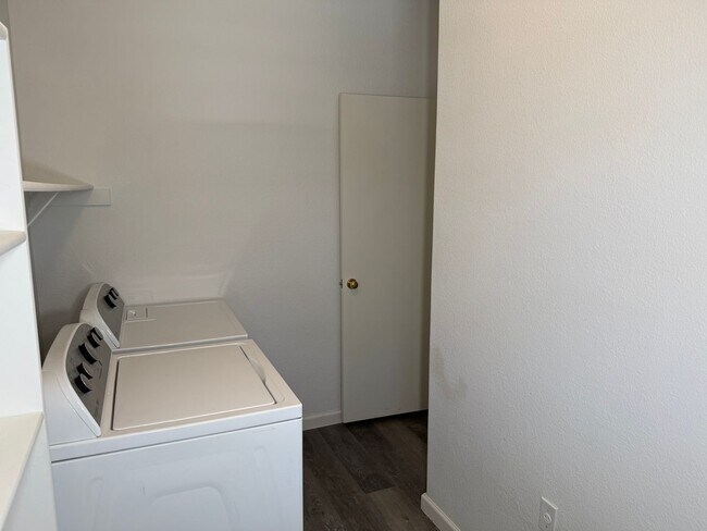 Photo - 33190 N Cherry Creek Rd