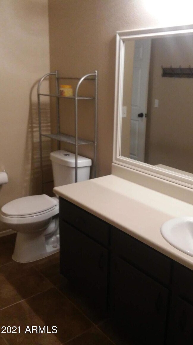 Photo - 3236 E Chandler Blvd Unidad 1094