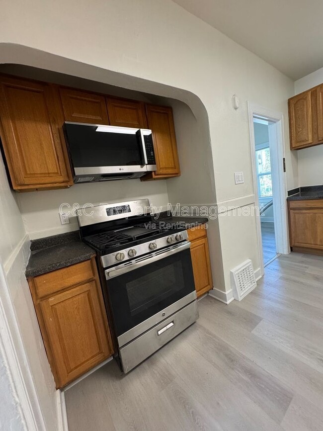 Building Photo - 1140 West St