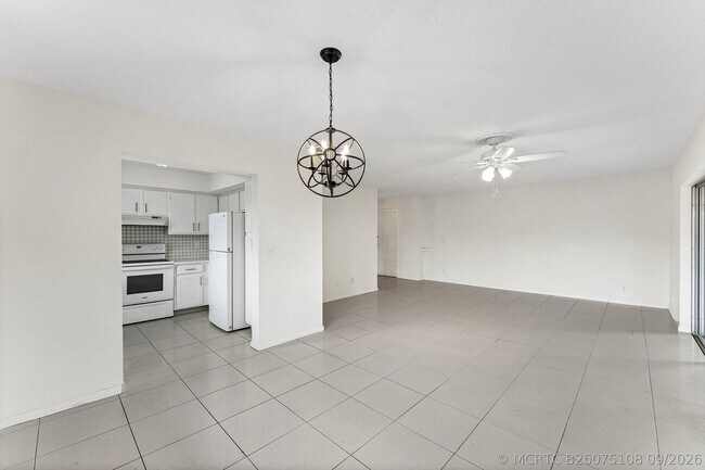 Photo - 408 Pine Tree Ct Unit 12