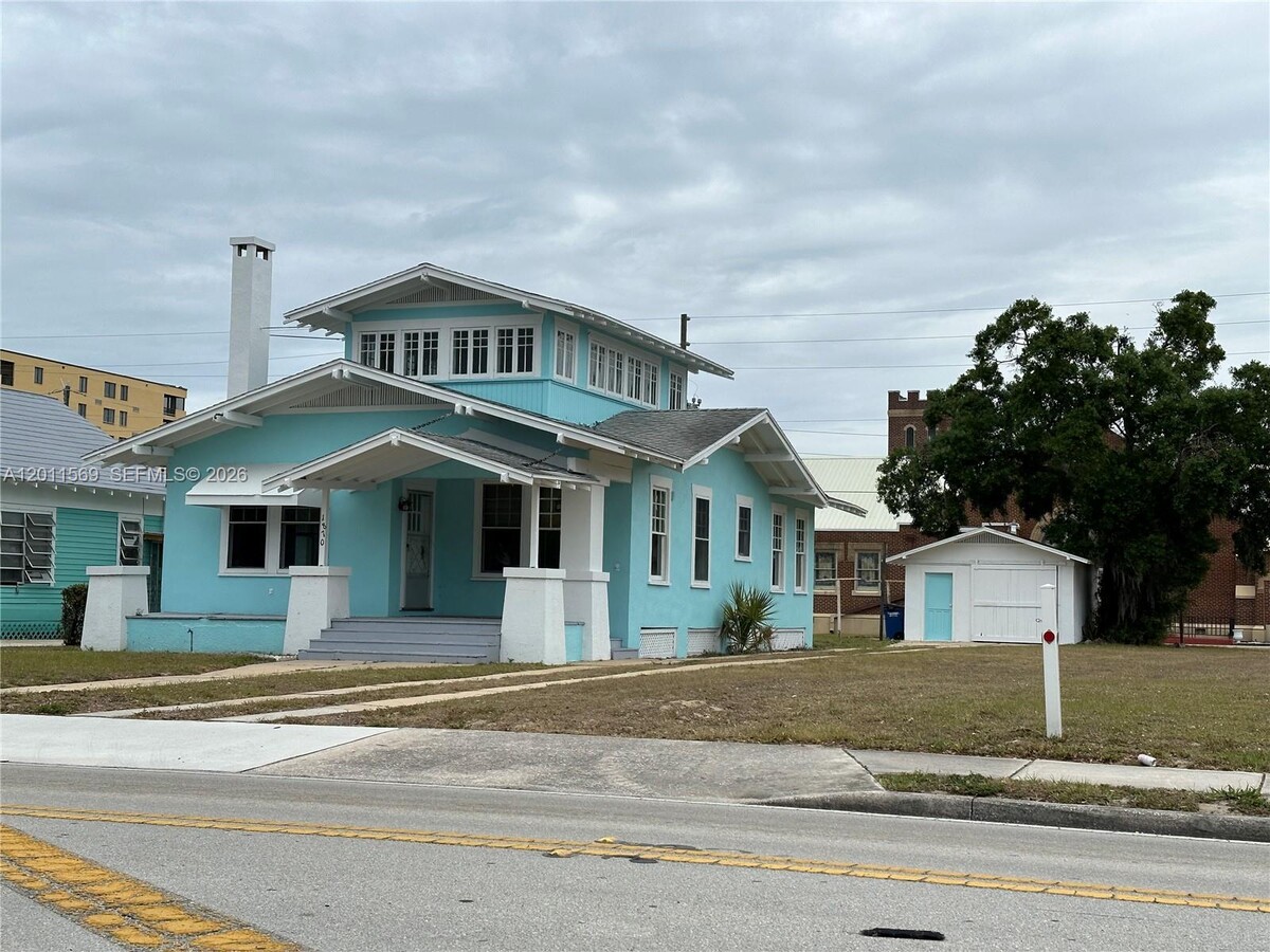 Photo - 1870 Lakeview Dr